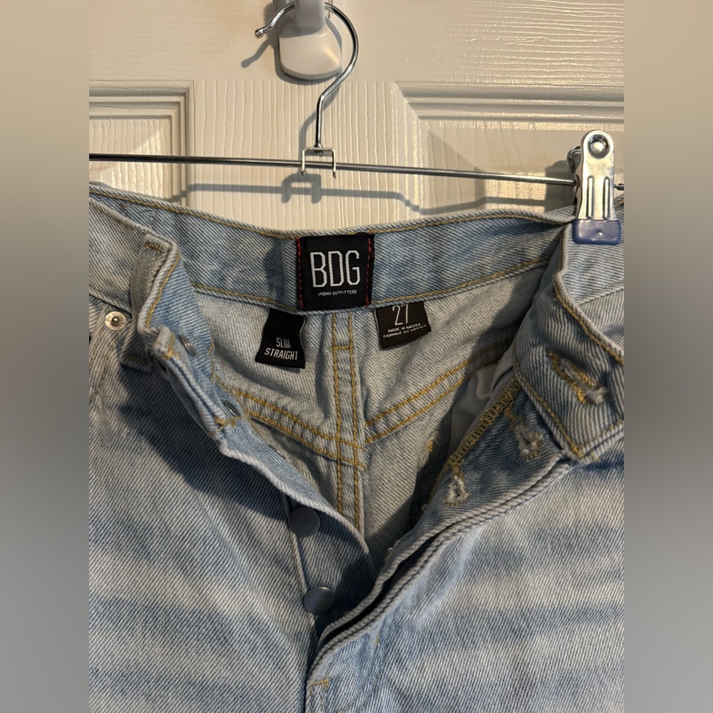 BDG JEANS SIZE 27